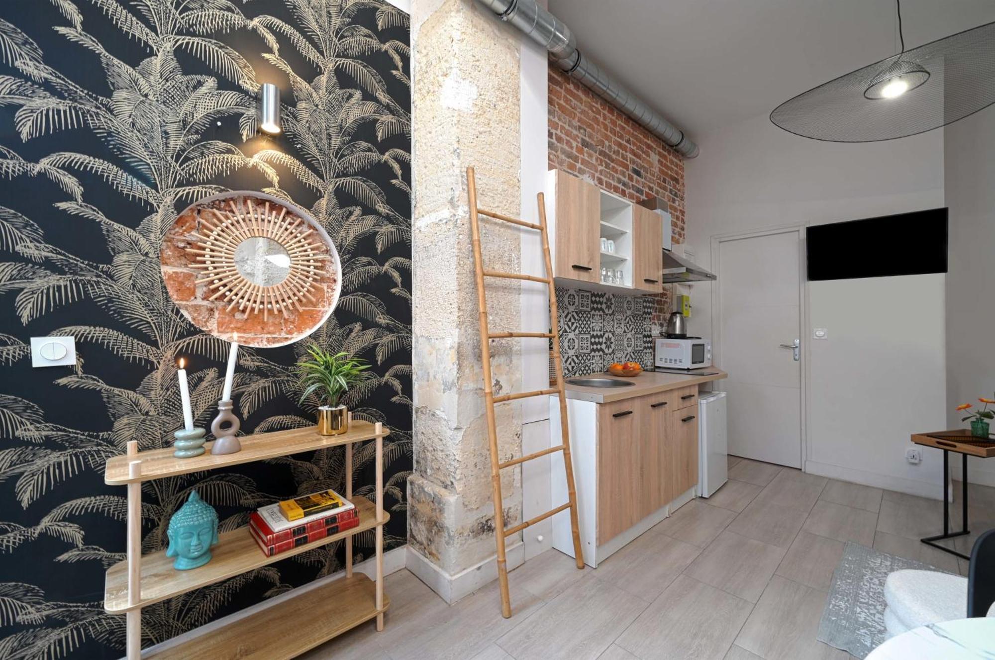 2 Bed Modern Fully Furnish Flat,Close To Buttes Chaumon Park Apartman Párizs Kültér fotó