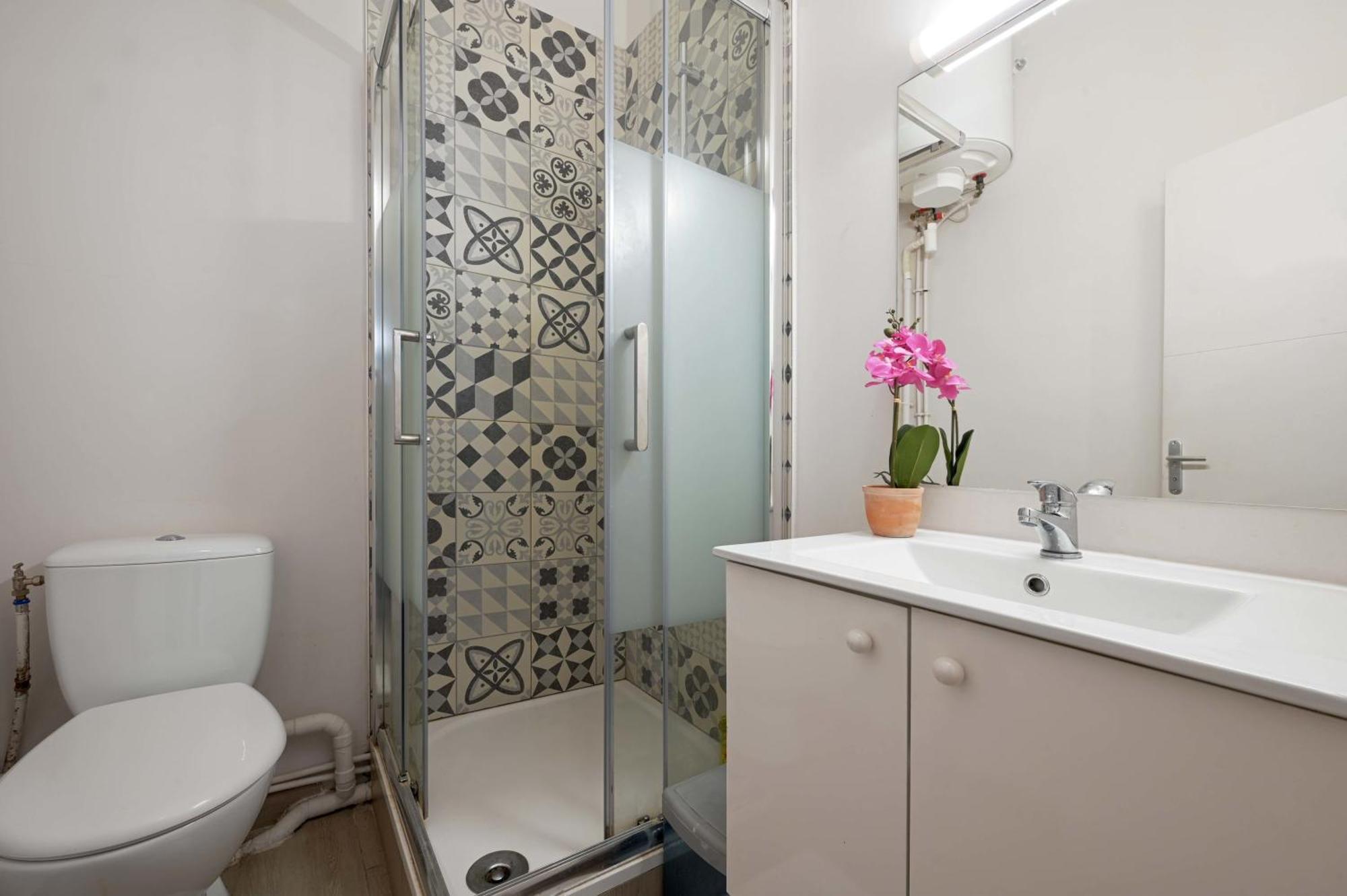 2 Bed Modern Fully Furnish Flat,Close To Buttes Chaumon Park Apartman Párizs Kültér fotó